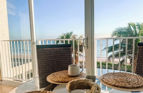 Hutchinson Island South Condo | Hutchinson Island,BeachFront, Heated Pool, Balcony, Top Floor
