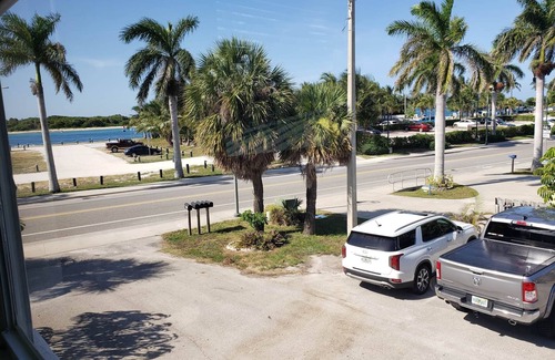 Fort Pierce Apartment | Hutchison Island 2 Bedroom & 1.5 Bath Apartment