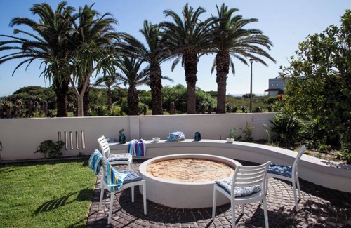 Melkbosstrand House | Huus Dejuna Family-friendly with private swimming pool and sea view