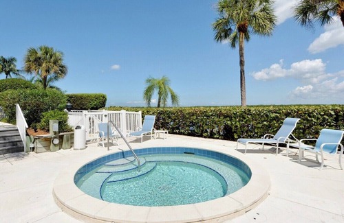 Whitney Beach Condo | HVC #203 - Spa/Pool - Private Paradise on LBK!