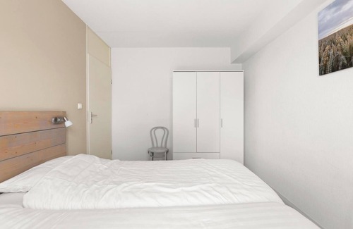 Heinkenszand Resort | HVZ Lotus 8p - Four Bedroom Resort, Sleeps 8
