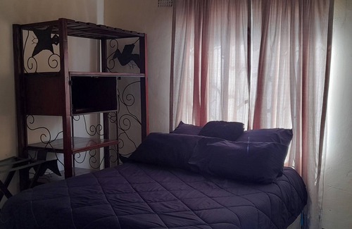 Dete House | Hwange National Park Guest House