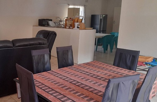 Dete House | Hwange National Park Guest House