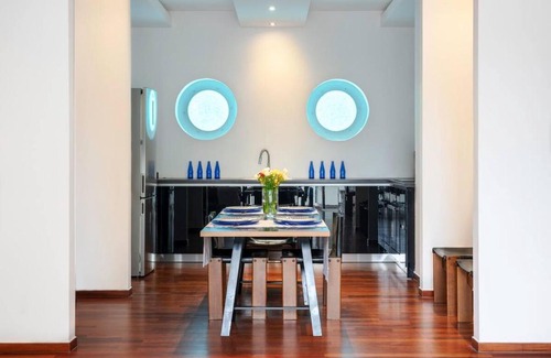 Vouliagmeni Apartment | Hyacinth homm with Garden & Pool in Vouliagmeni