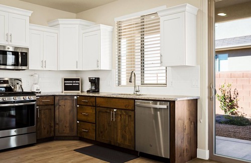 Sienna Hills House | Hyatt Home Pet Friendly! Community pool and hot tub!