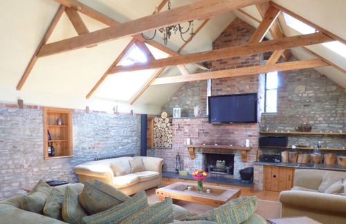 Fowey Cottage | HYBADORE COACH HOUSE, pet friendly, with open fire in Golant
