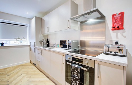 Figge's Marsh Apartment | Hybrid Resi - Mitcham | 1 Bed Apartment