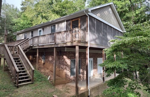 Leasburg House | Hyco Lake Get Away