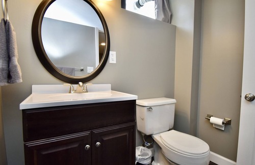 Oakley House | Hyde-Oakley Homestead. 4 bedroom/2.5 bath