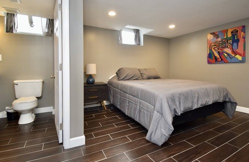 Oakley House | Hyde-Oakley Homestead. 4 bedroom/2.5 bath