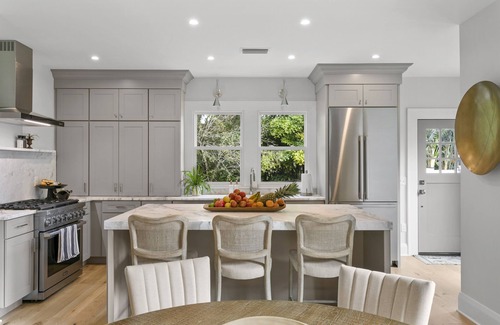 SoHo House | Hyde Park 🏠Totally Remodeled Historic Bungalow