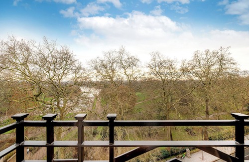 Knightsbridge and Belgravia Apartment | Hyde Park Views Three Bedroom Executive Apartment, Luxury, Comfort, location
