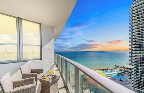 Hollywood South Central Beach Condo | HydeHotel 2/2 Lux Condo l Ocean View l Resort