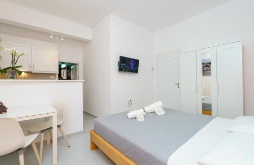 idhra Apartment | Hydra's Ruby