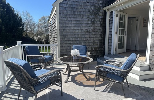 Middletown House | Hydrangea House! Beach house with deck, yard & play space - 2 miles to the beach