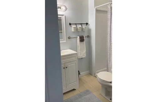 Chillicothe Apartment | Hydrangea Suite