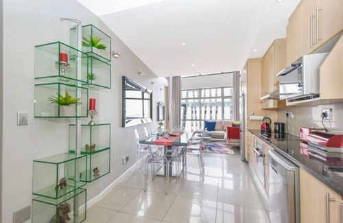 Sandown Apartment | Hydro Park Penthouse Loft