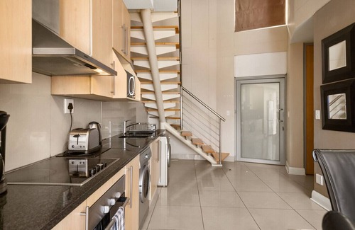 Sandown Apartment | Hydro Park Penthouse Loft