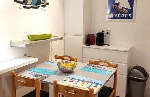 Giens Apartment | HYERES - Air-conditioned apartment - Plage de la Badine - feet in the water