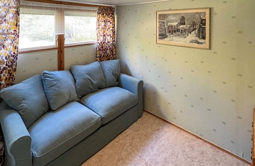 Varmdo House | Hyggeligt feriehus på stor skøn grund med god plads til, at børnene kan lege.