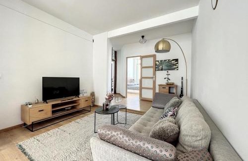 6th Arrondissement Apartment | Hyper Central - Familiale - Spacieux - Confortable - Les Frères de la Loc'