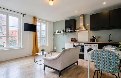 Lille Centre Ville Apartment | Hypercentre-train station: fully-equipped studio
