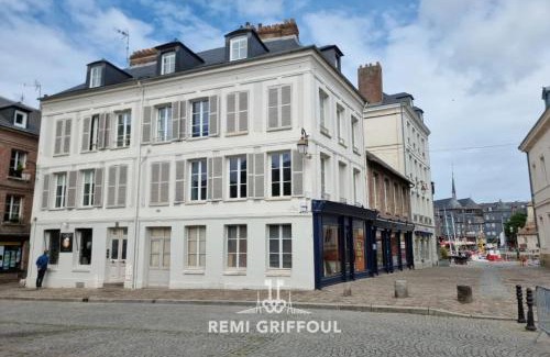 Enclos Apartment | Hypolite 1 Cosy Apartment 80 meters from the Port of Honfleur 2 guest