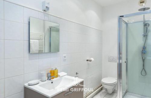 Enclos Apartment | Hypolite 1 Cosy Apartment 80 meters from the Port of Honfleur 2 guest