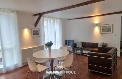 Enclos Apartment | Hypolite 3 Beautiful Apartment 80 meters from the Port of Honfleur 4
