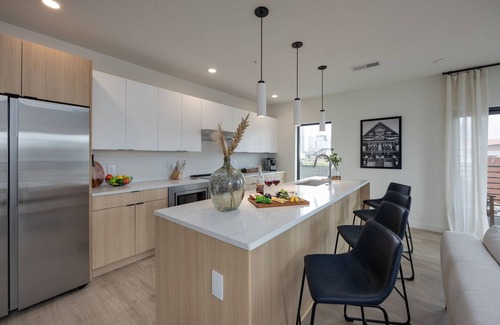 The Gulch House | Hyve - Haven Heights - Walk to Broadway