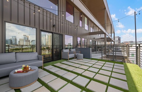 The Gulch House | Hyve - Speakeasy - Pool & Clubhouse