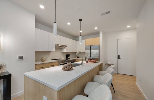 The Gulch House | Hyve - Tempo - 2 Units - Walk to Broadway