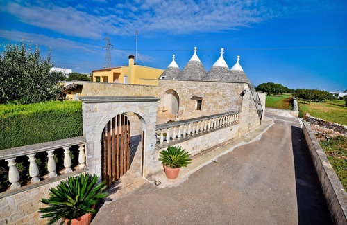 Martina Franca House | I Cinque Trulli with Swimming Pool