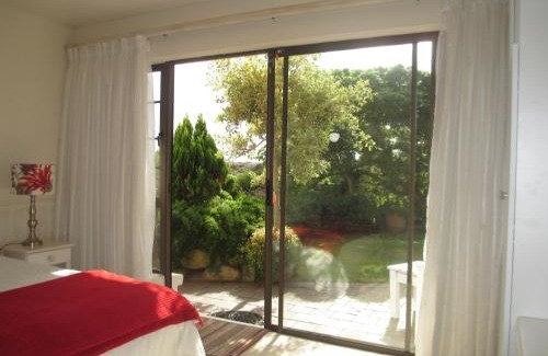 Saint Francis Bay Bed & Breakfast | i-LOLLO Bed & Breakfast at the River Mouth