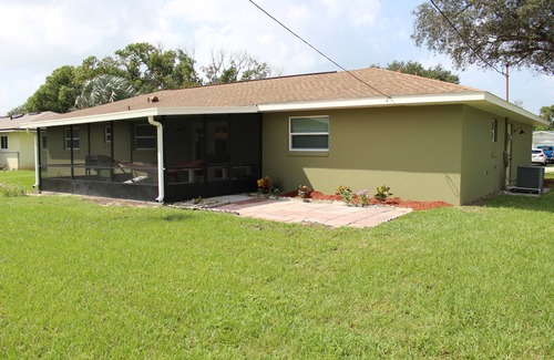 Deltona Lakes House | I wish you were here! Charming Close 2 Orlando,Daytona,NSB relax,fun, 8 guests!