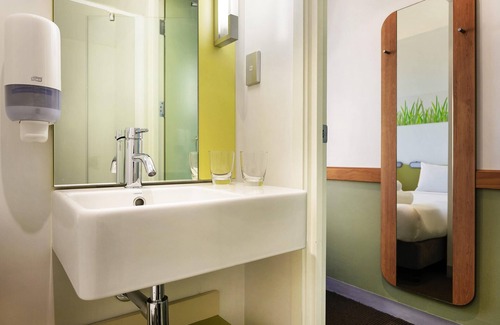 Mangere Hotel | ibis budget Auckland Airport