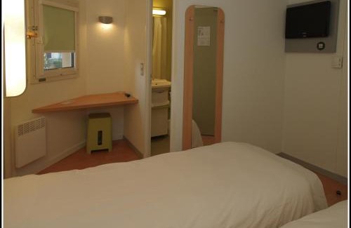 Saint-Genis-Laval Hotel | ibis budget Lyon Sud St Genis Laval