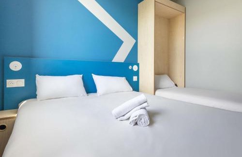 Plateau - Mont-Valerien Hotel | ibis budget Nanterre la Defense