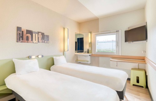 Trappes Hotel | ibis budget Versailles Trappes