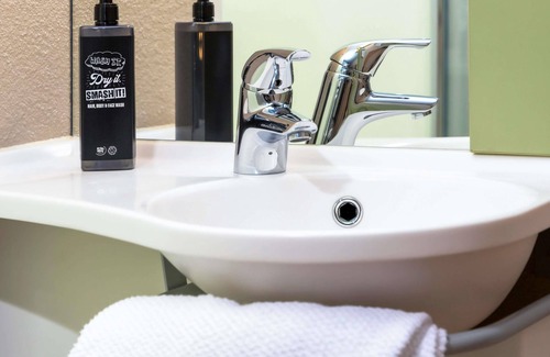 Trappes Hotel | ibis budget Versailles Trappes