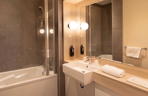 Dechy Hotel | ibis Douai Dechy