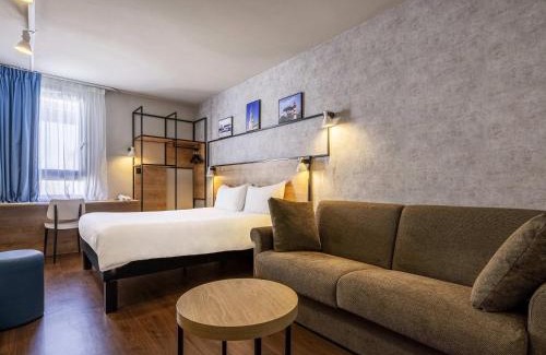 La Rochelle City Centre Hotel | IBIS La Rochelle Vieux Port Centre