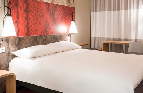 Manosque Hotel | ibis Manosque Cadarache