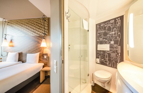 Land in Sonne Hotel | ibis Muenchen City West