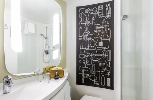 Land in Sonne Hotel | ibis Muenchen City West