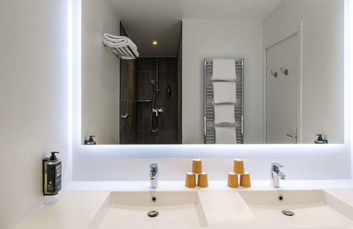 Grange aux Belles Hotel | Ibis Paris Canal Saint Martin