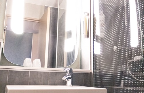 Gennevilliers Hotel | ibis Paris Gennevilliers