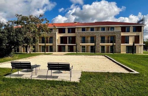 Cabries Hotel | ibis Styles Cabriès Aix-en-Provence TGV