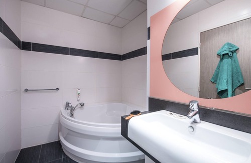 Plan de Campagne Hotel | ibis Styles Marseille Plan de Campagne