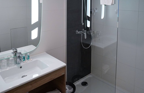 La Castellane Hotel | ibis Styles Marseille Centre Prado Place Castellane